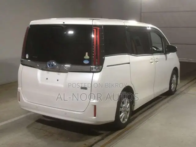 Toyota Noah 1.8 FWD Hybrid (7 Seater) 2021 Pearl
