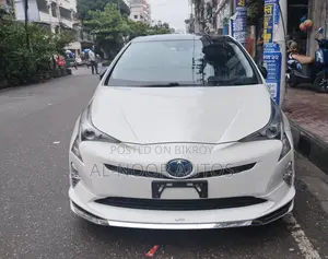 Toyota Prius 2018 Pearl