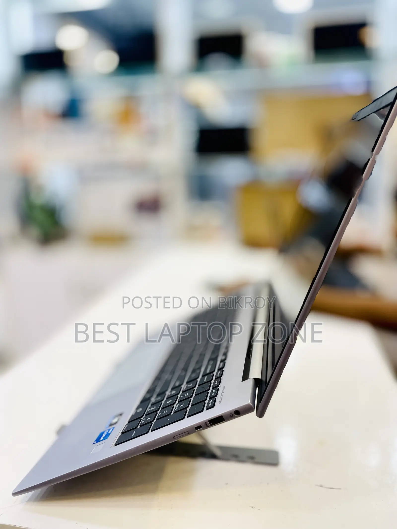 Laptop HP ZBook Firefly G9 8GB Intel Core I5 SSD 512GB