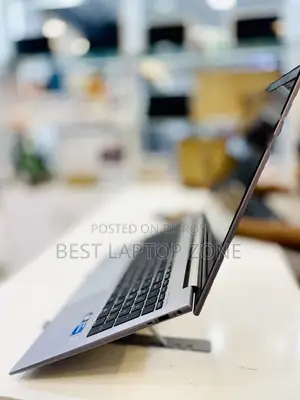 Laptop HP ZBook Firefly G9 8GB Intel Core I5 SSD 512GB