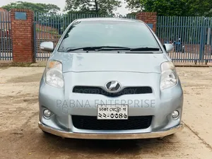 Toyota Vitz 2010 Gray