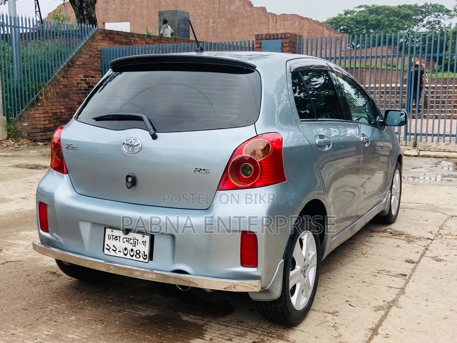 Toyota Vitz 2010 Gray