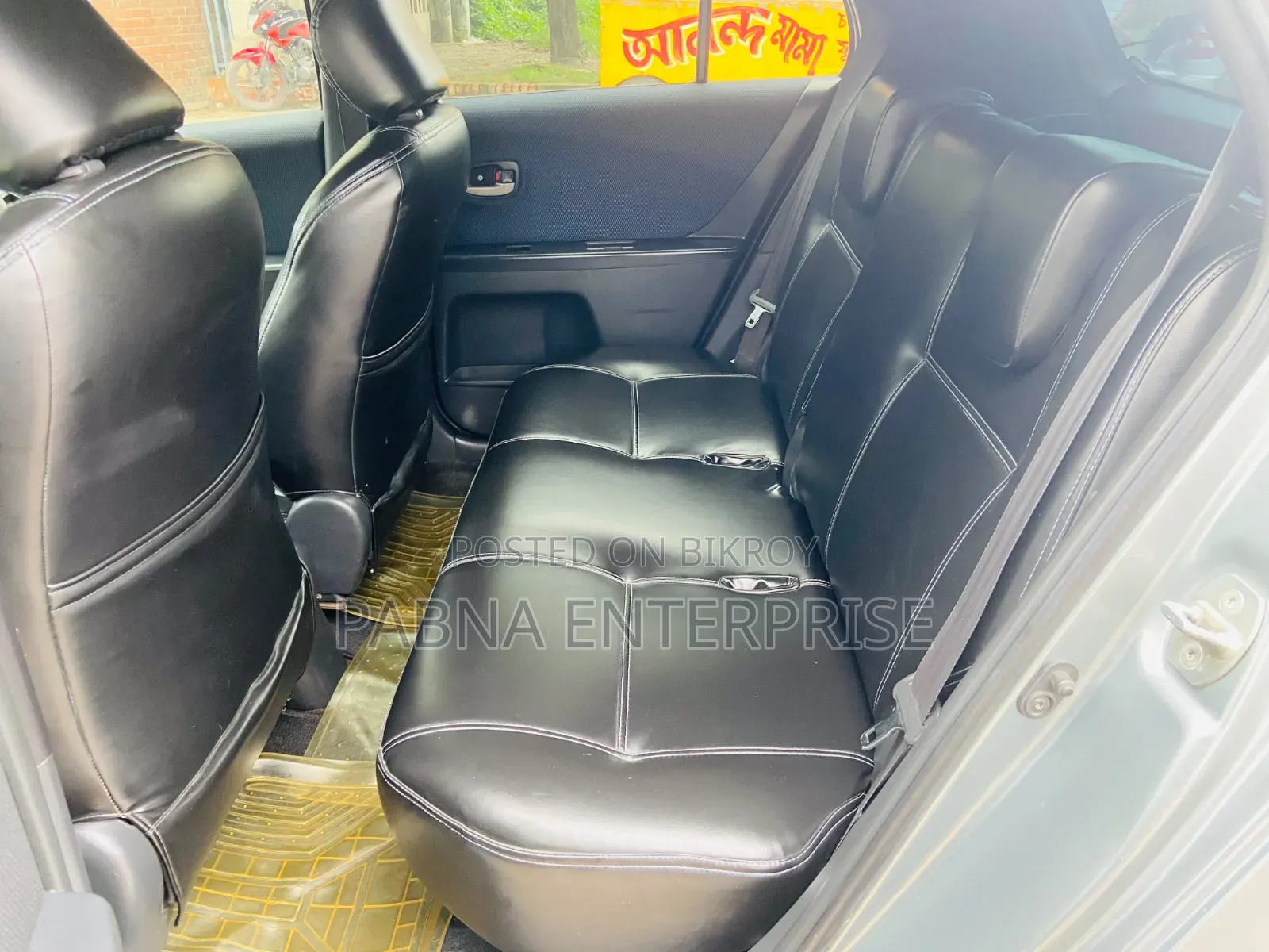 Toyota Vitz 2010 Gray