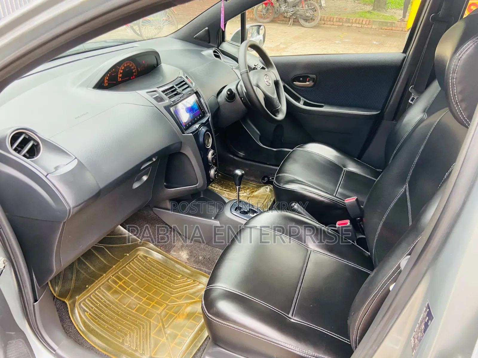 Toyota Vitz 2010 Gray