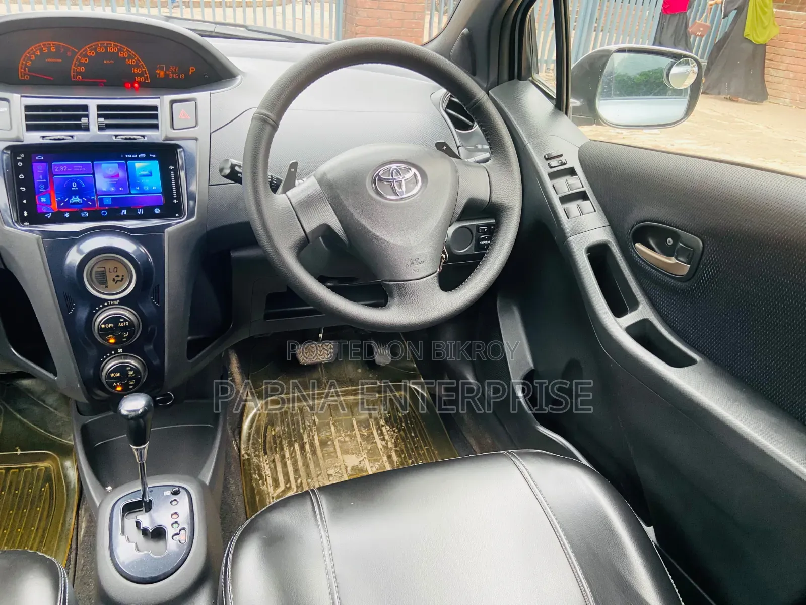 Toyota Vitz 2010 Gray