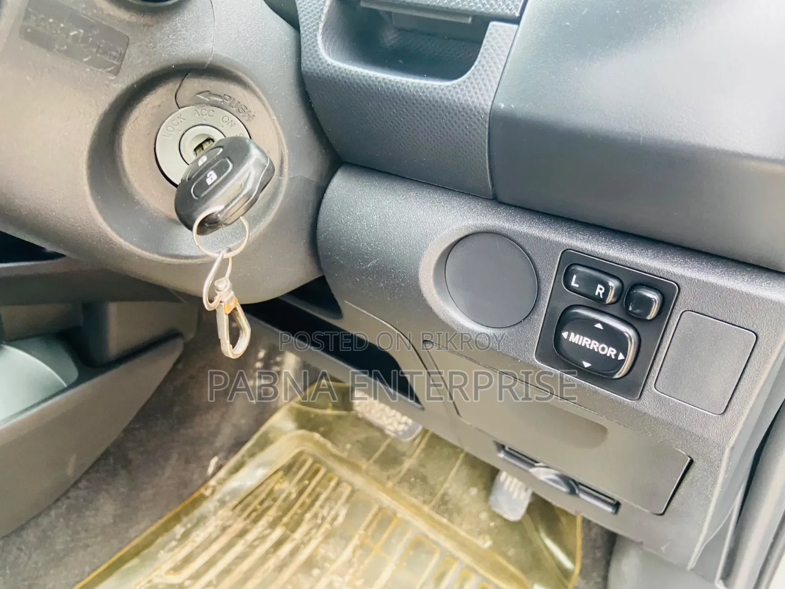 Toyota Vitz 2010 Gray