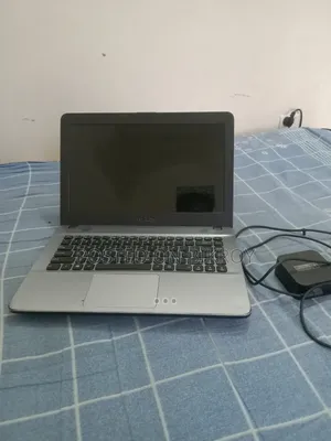 Laptop ASUS 4GB RAM 128GB SSD