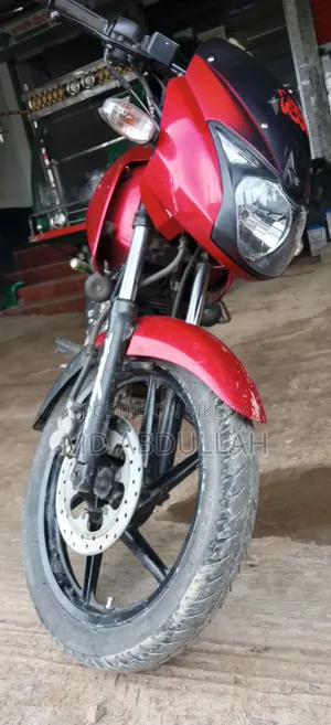 বাজাজ পালসার ১৫০ ২০১০ রেড