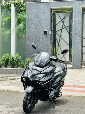 Suzuki 2022 Black