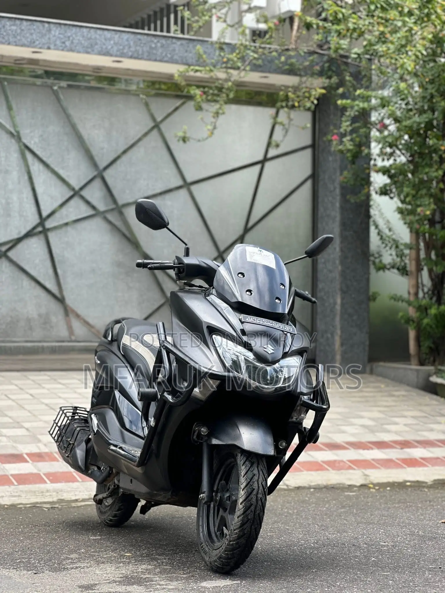 Suzuki 2022 Black