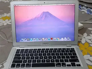 Laptop Apple MacBook 2009 2GB Intel Core 2 Duo HDD+SSD 128GB