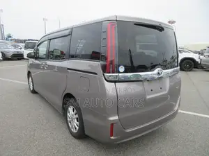 Toyota Noah 1.8 FWD Hybrid (7 Seater) 2021 Beige