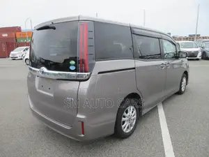 Toyota Noah 1.8 FWD Hybrid (7 Seater) 2021 Beige