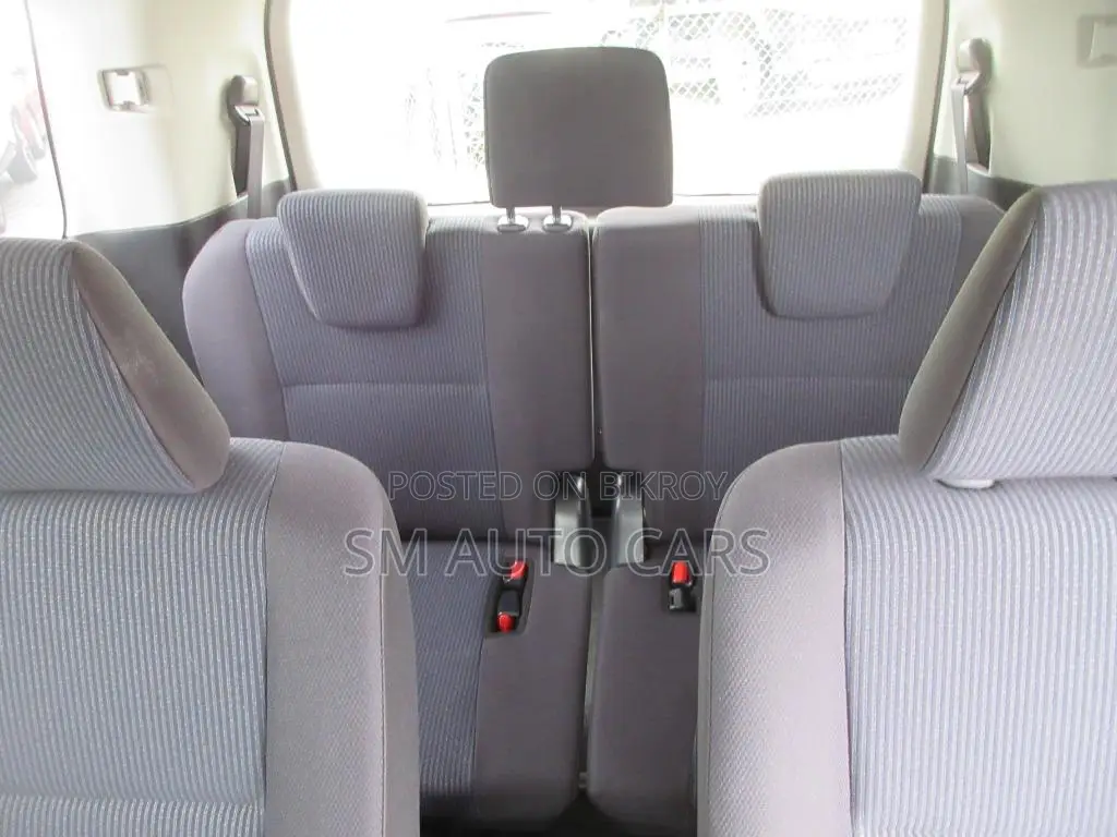 Toyota Noah 1.8 FWD Hybrid (7 Seater) 2021 Beige