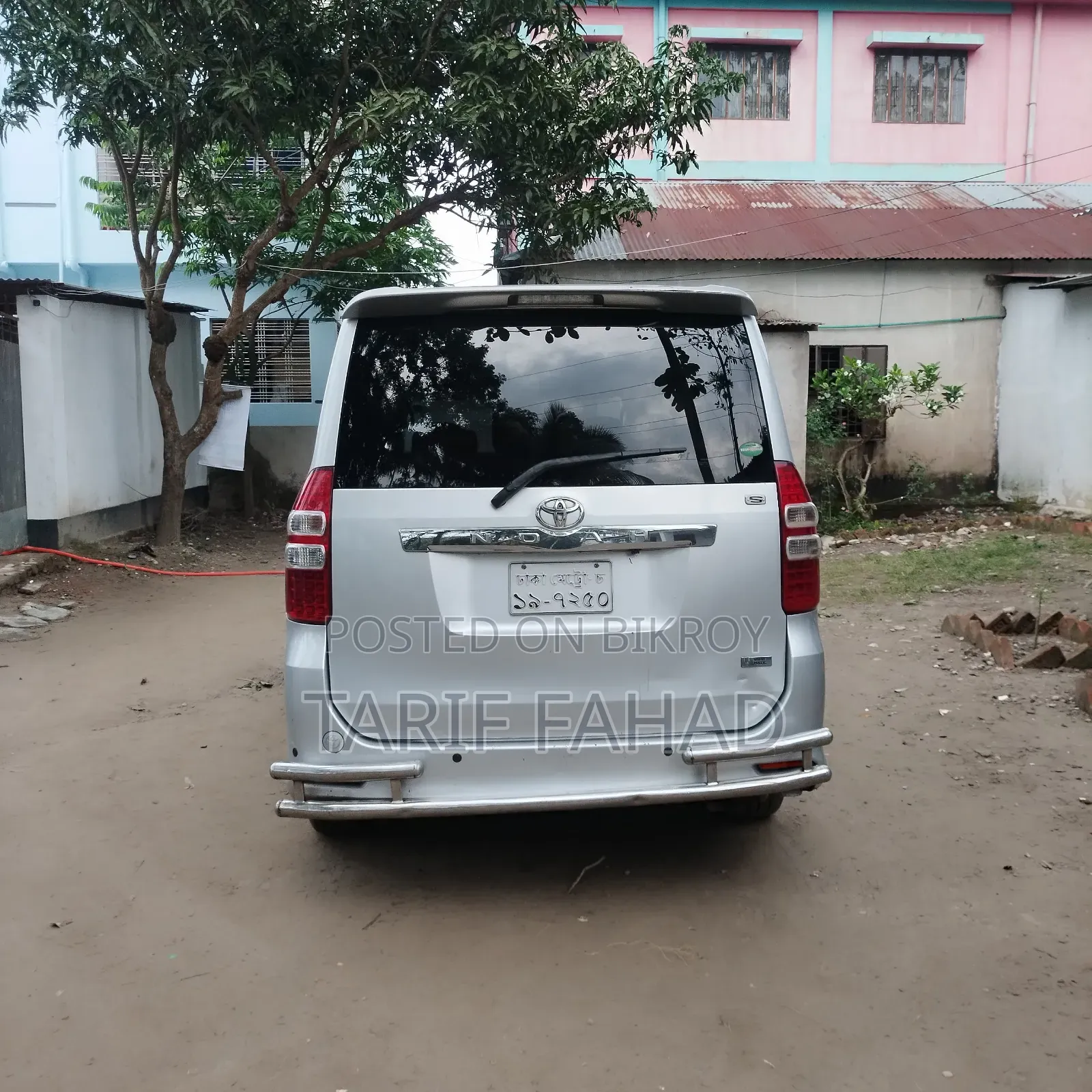 Toyota Noah 2012 Silver