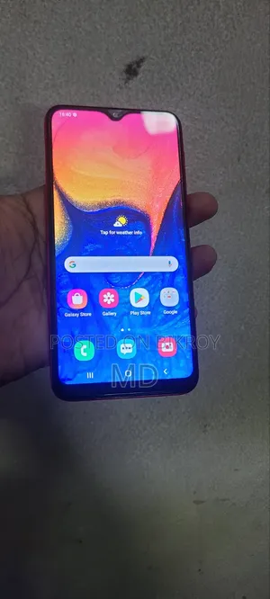 Samsung A10 32 GB Red