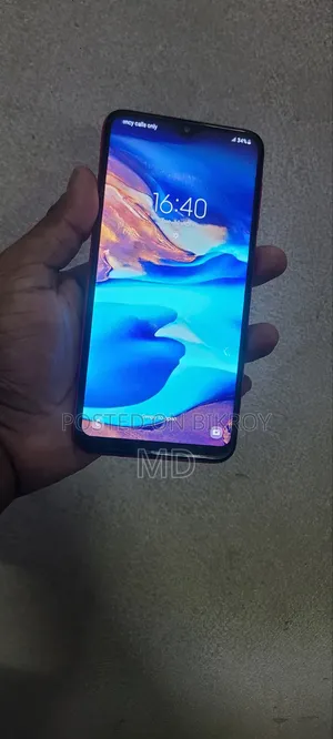 Samsung A10 32 GB Red