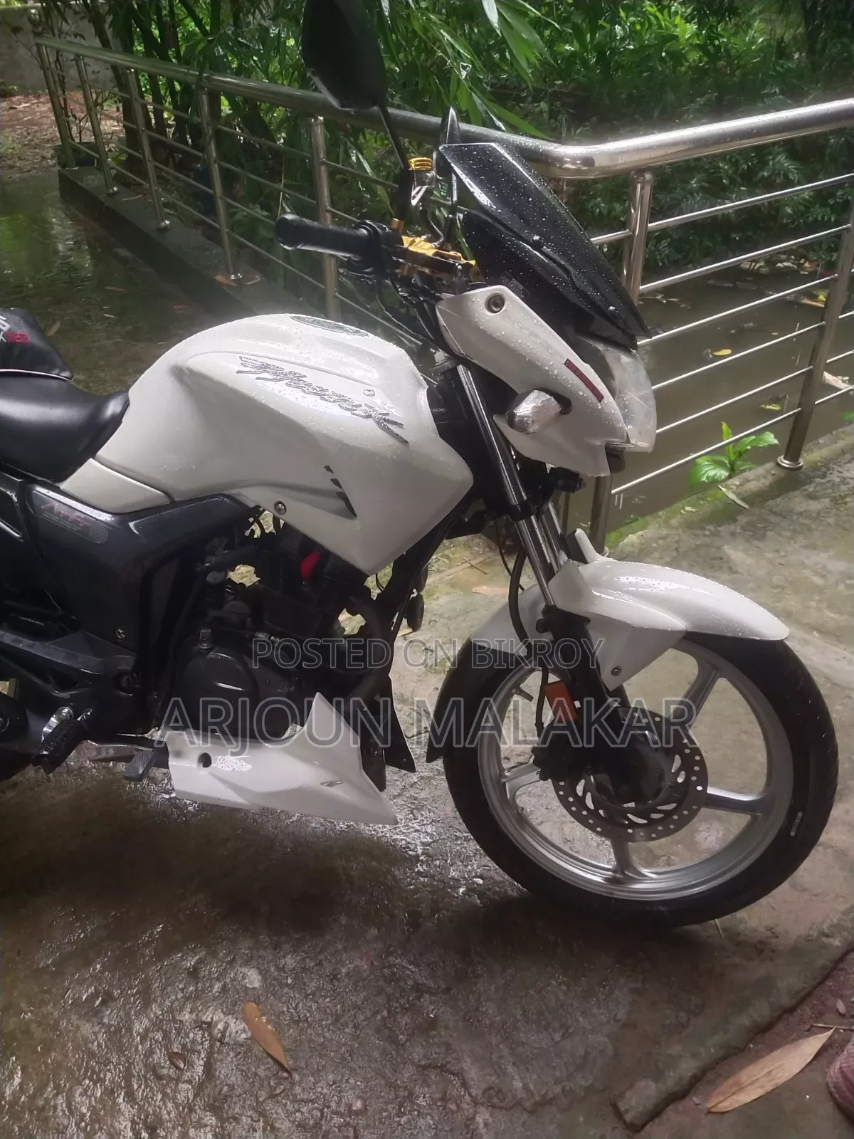 Hero Hunk 2018 White