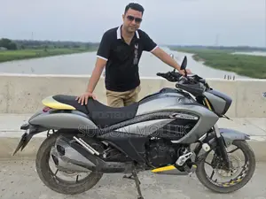 সুজুকি ইনট্রুডার ২০১৮ গ্রে
