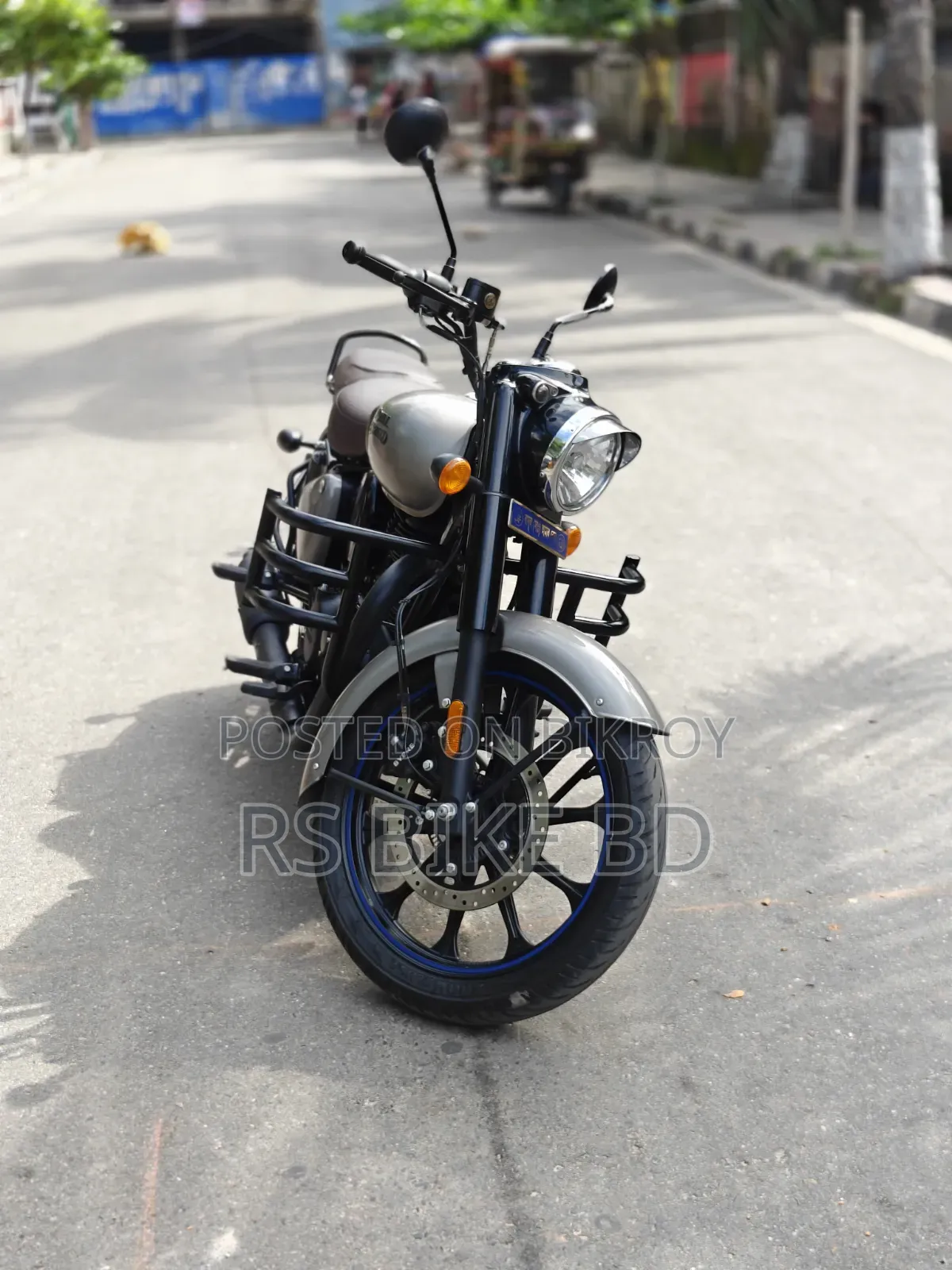 নতুন রয়্যাল এনফিল্ড ক্লাসিক ৩৫০ ২০২৫ গ্রে