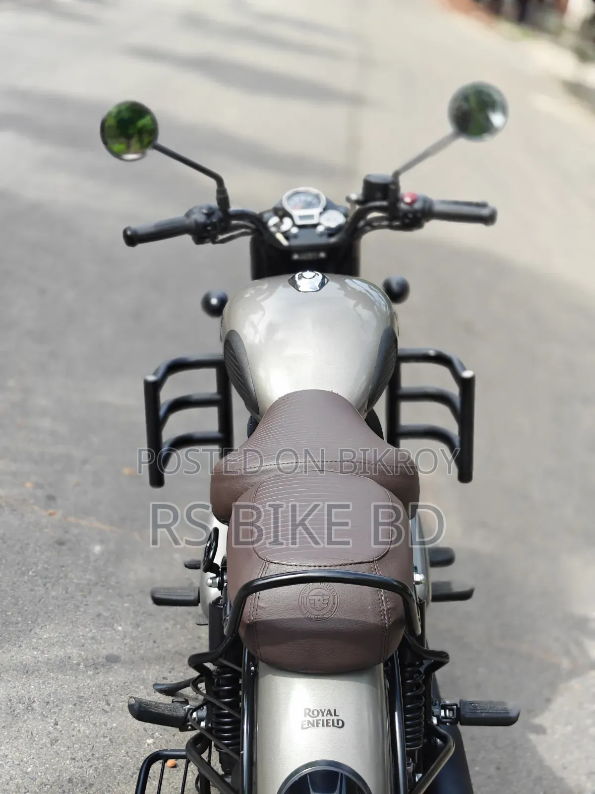 নতুন রয়্যাল এনফিল্ড ক্লাসিক ৩৫০ ২০২৫ গ্রে