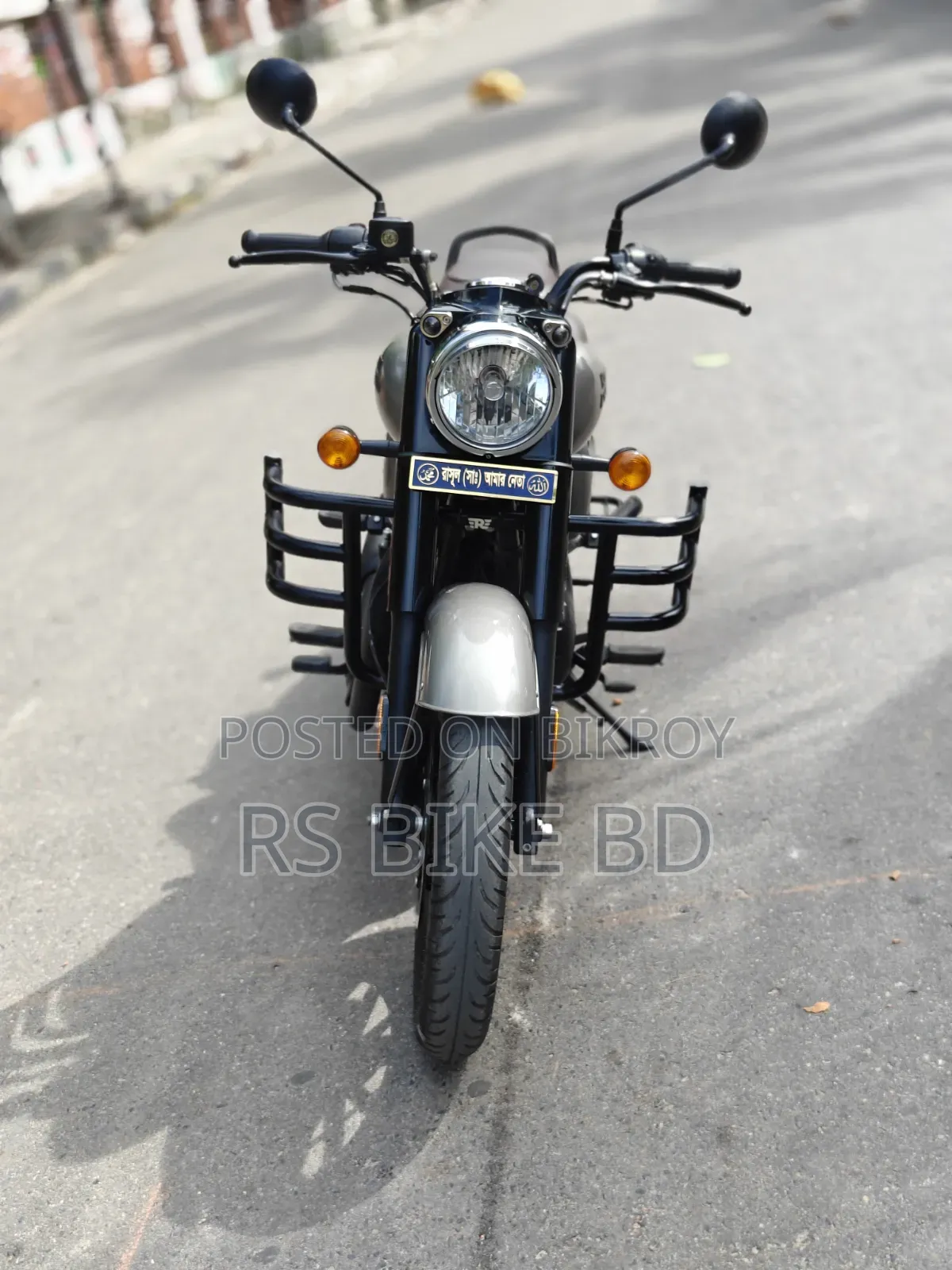 নতুন রয়্যাল এনফিল্ড ক্লাসিক ৩৫০ ২০২৫ গ্রে