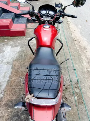 Honda CB 2015 Red