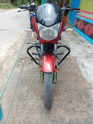 Honda CB 2015 Red