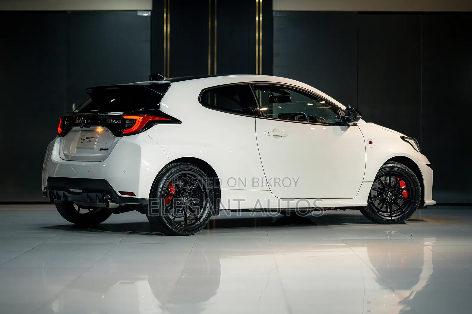 Toyota Yaris 2020 Pearl