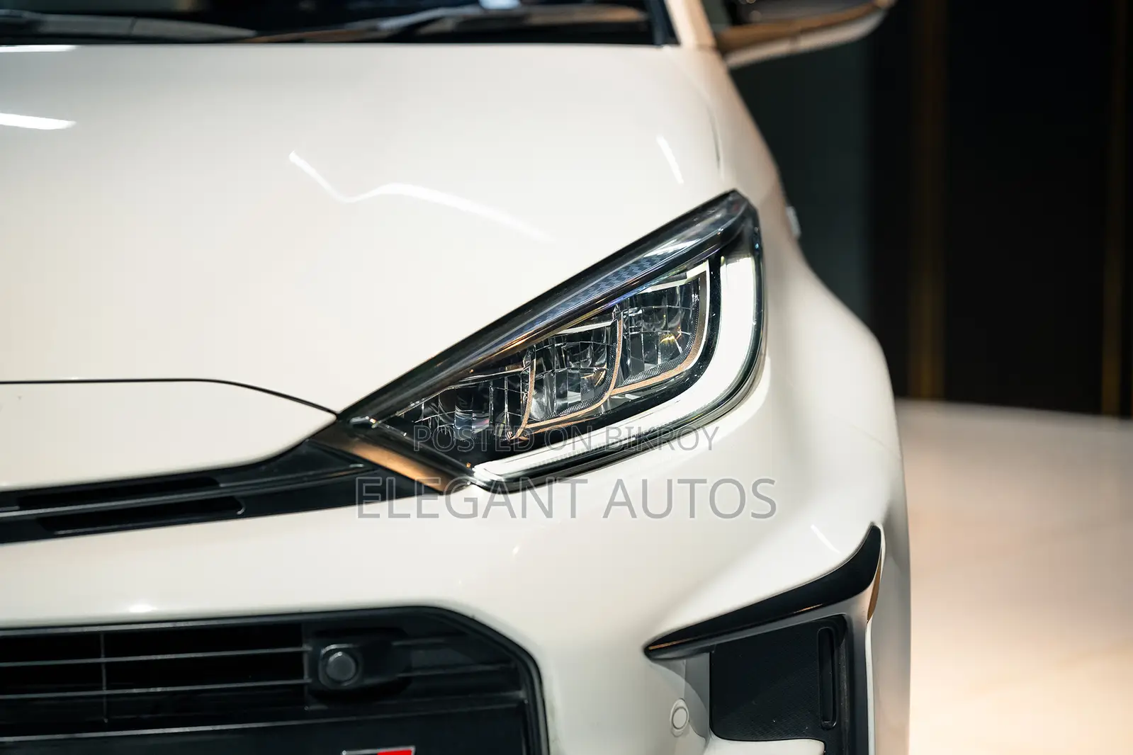 Toyota Yaris 2020 Pearl