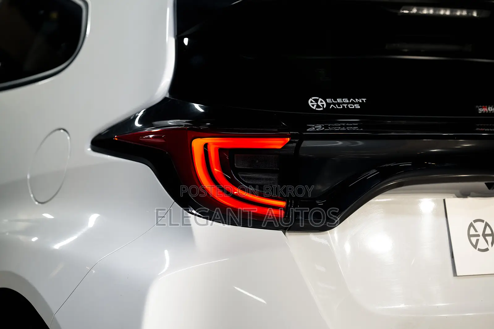 Toyota Yaris 2020 Pearl