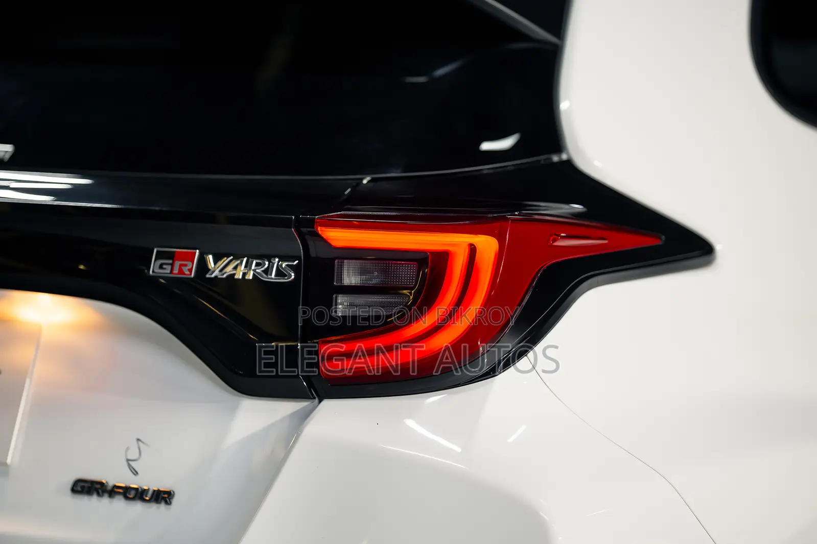 Toyota Yaris 2020 Pearl