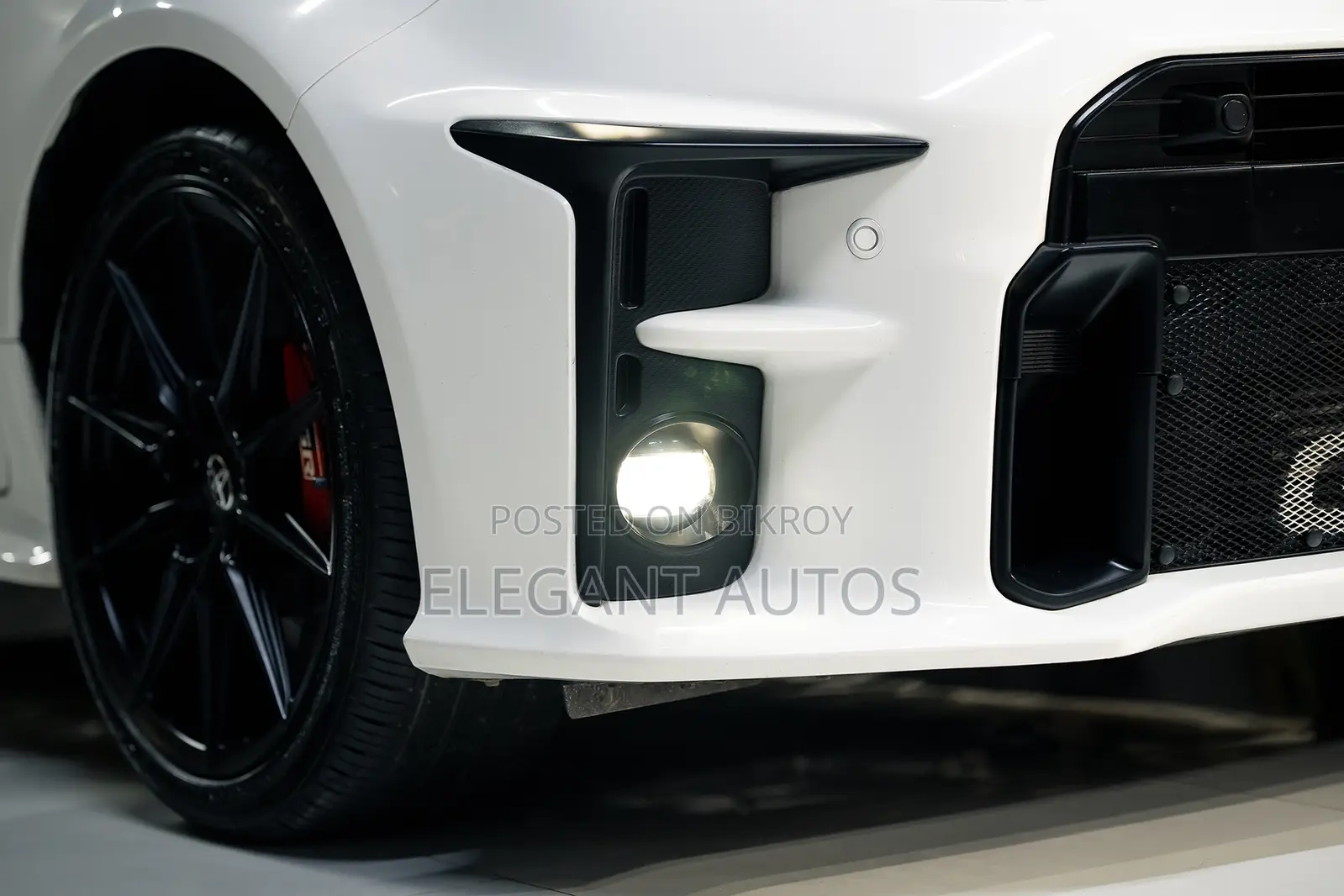 Toyota Yaris 2020 Pearl