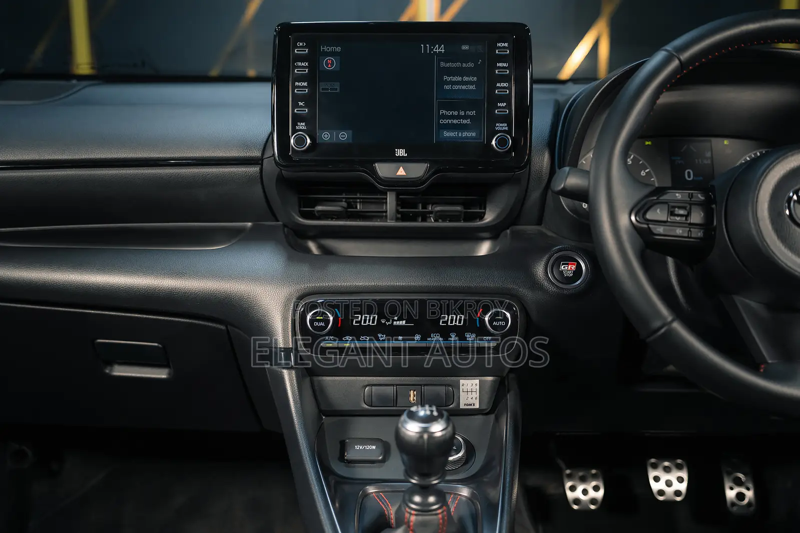 Toyota Yaris 2020 Pearl