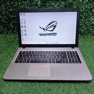 ল্যাপটপ আসুস ৩জিবি ইন্টেল এসএসডি ২৫৬জিবি