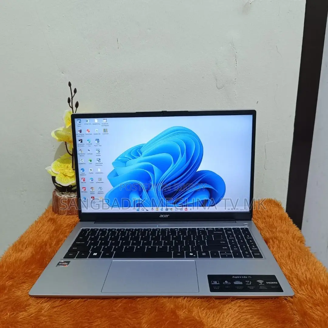 ল্যাপটপ এসার ৪জিবি ইন্টেল এসএসডি ৫০০জিবি