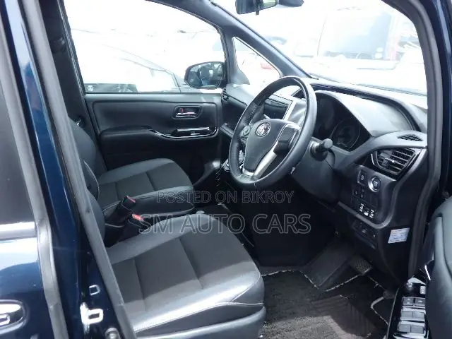 Toyota Noah 2.0 Front Wheel Drive (8 Seater) 2021 Matt Black