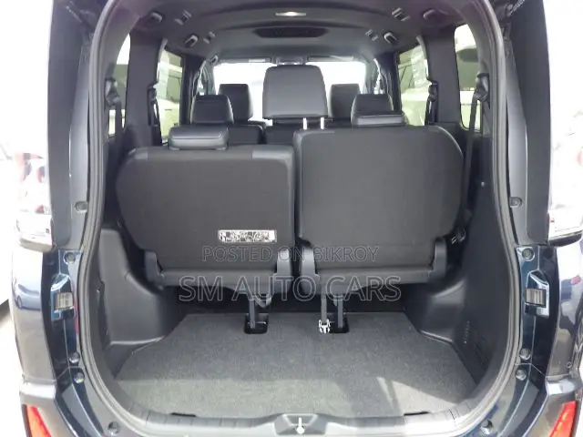Toyota Noah 2.0 Front Wheel Drive (8 Seater) 2021 Matt Black