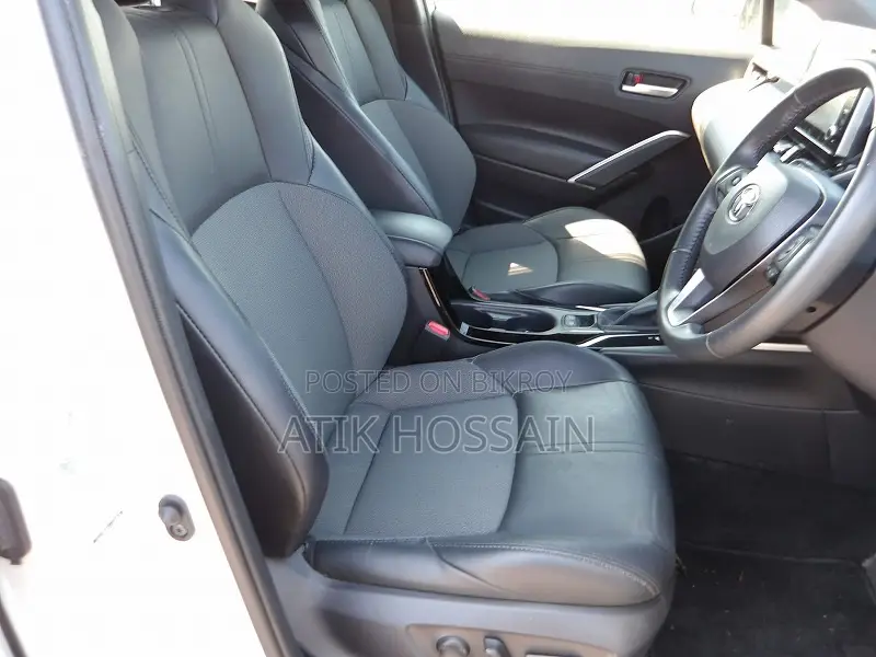 Toyota Corolla Cross 1.8 Hybrid AWD 2022 Pearl