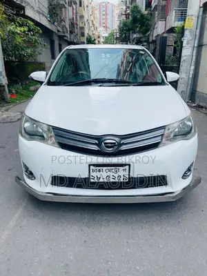 টয়োটা এক্সিও ২০১৩ সাদা