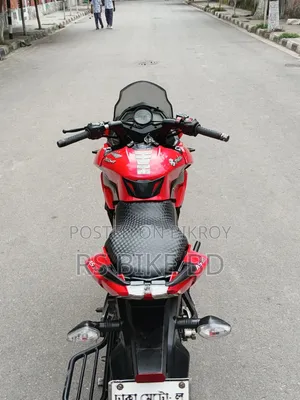 বাজাজ ২০১৬ রেড