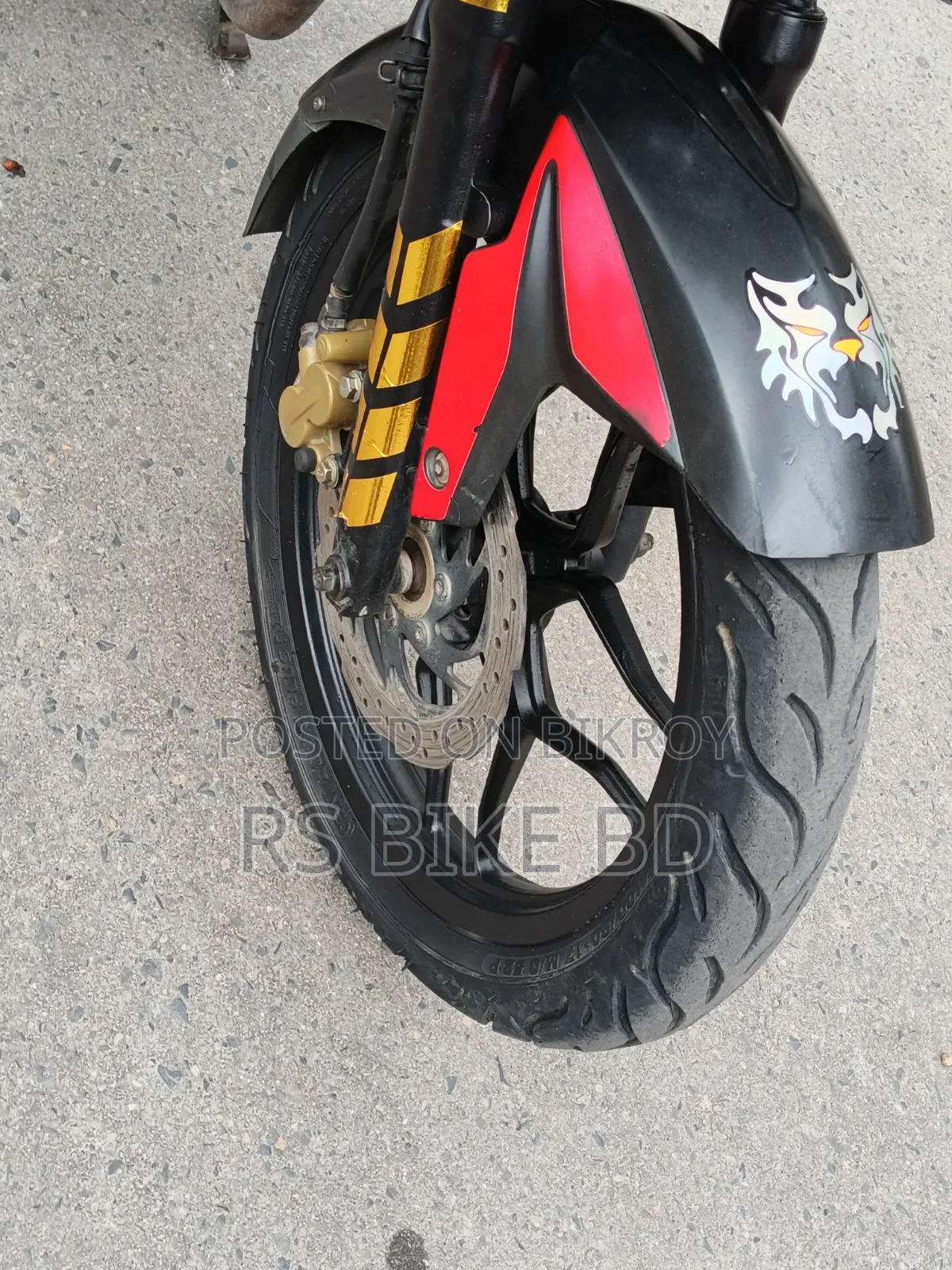 বাজাজ ২০১৬ রেড