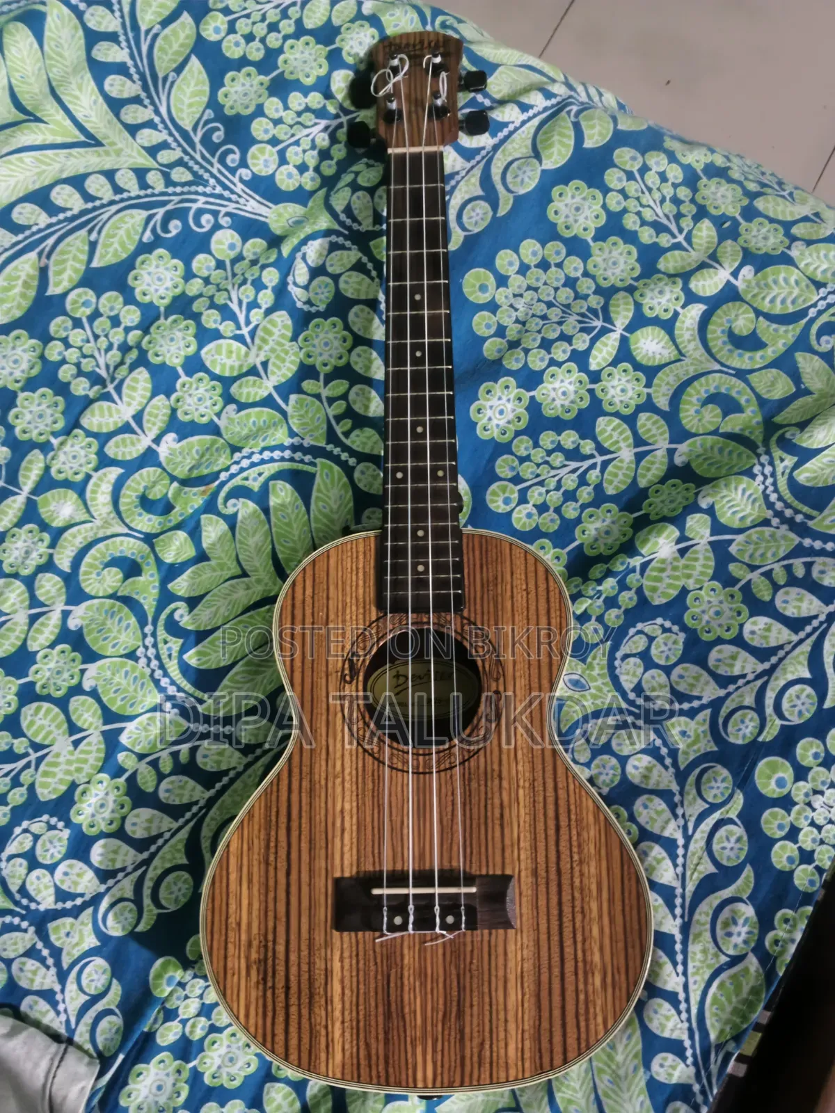 ইউকুলেলে ফর সেল