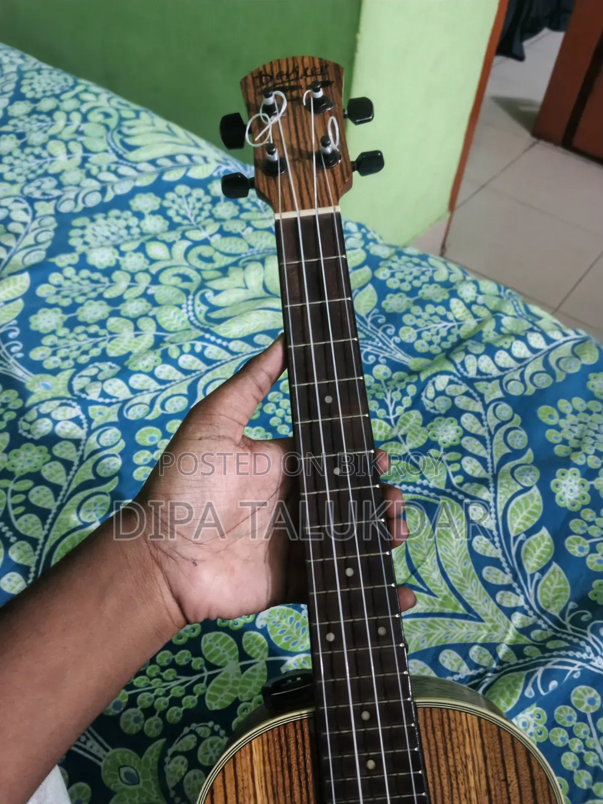 ইউকুলেলে ফর সেল