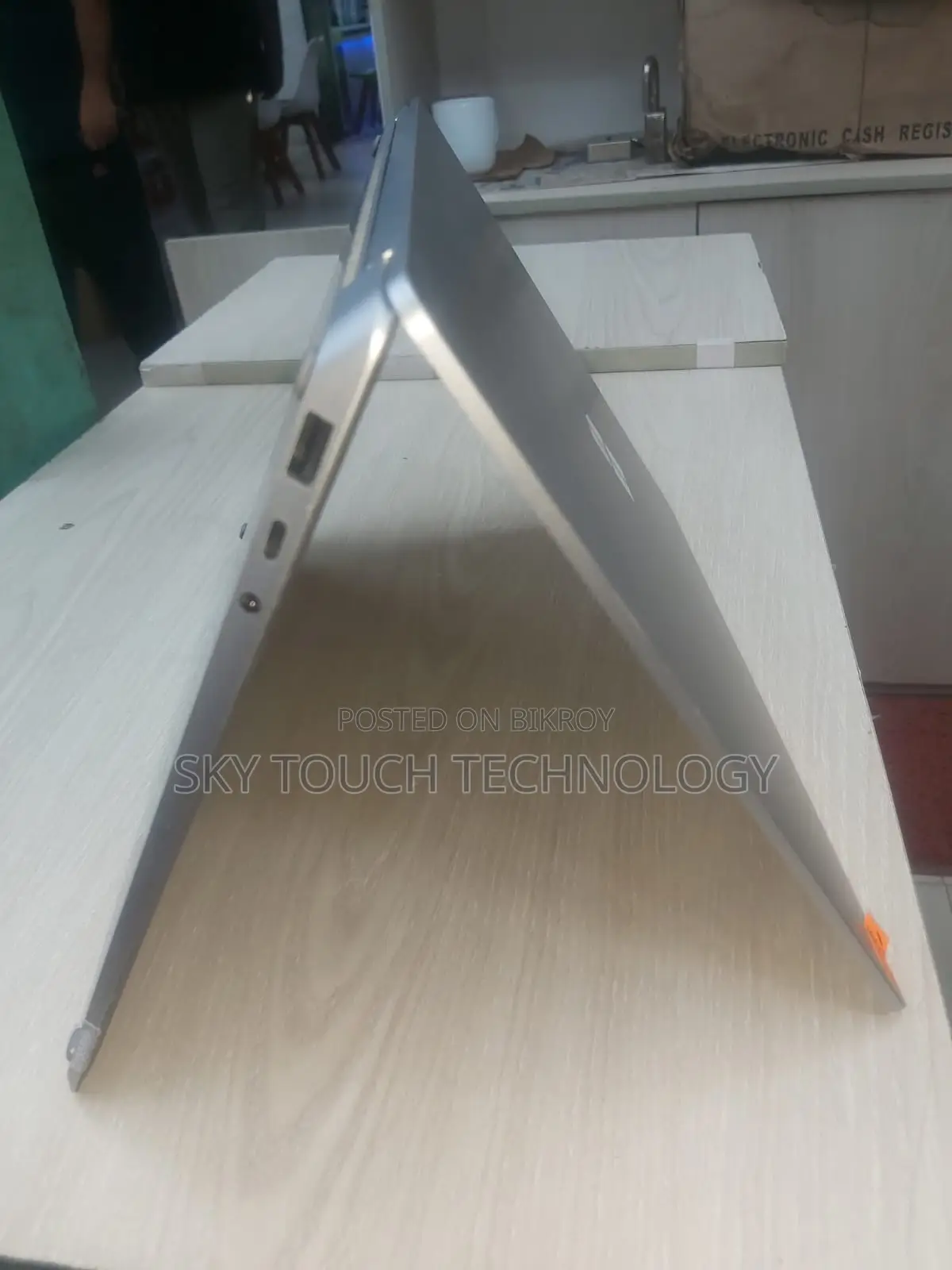 ল্যাপটপ ৮জিবি ইন্টেল কোর আই৫ এসএসডি ৫১২জিবি