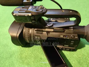JVC Gy-Hm170u Professional Camcorder