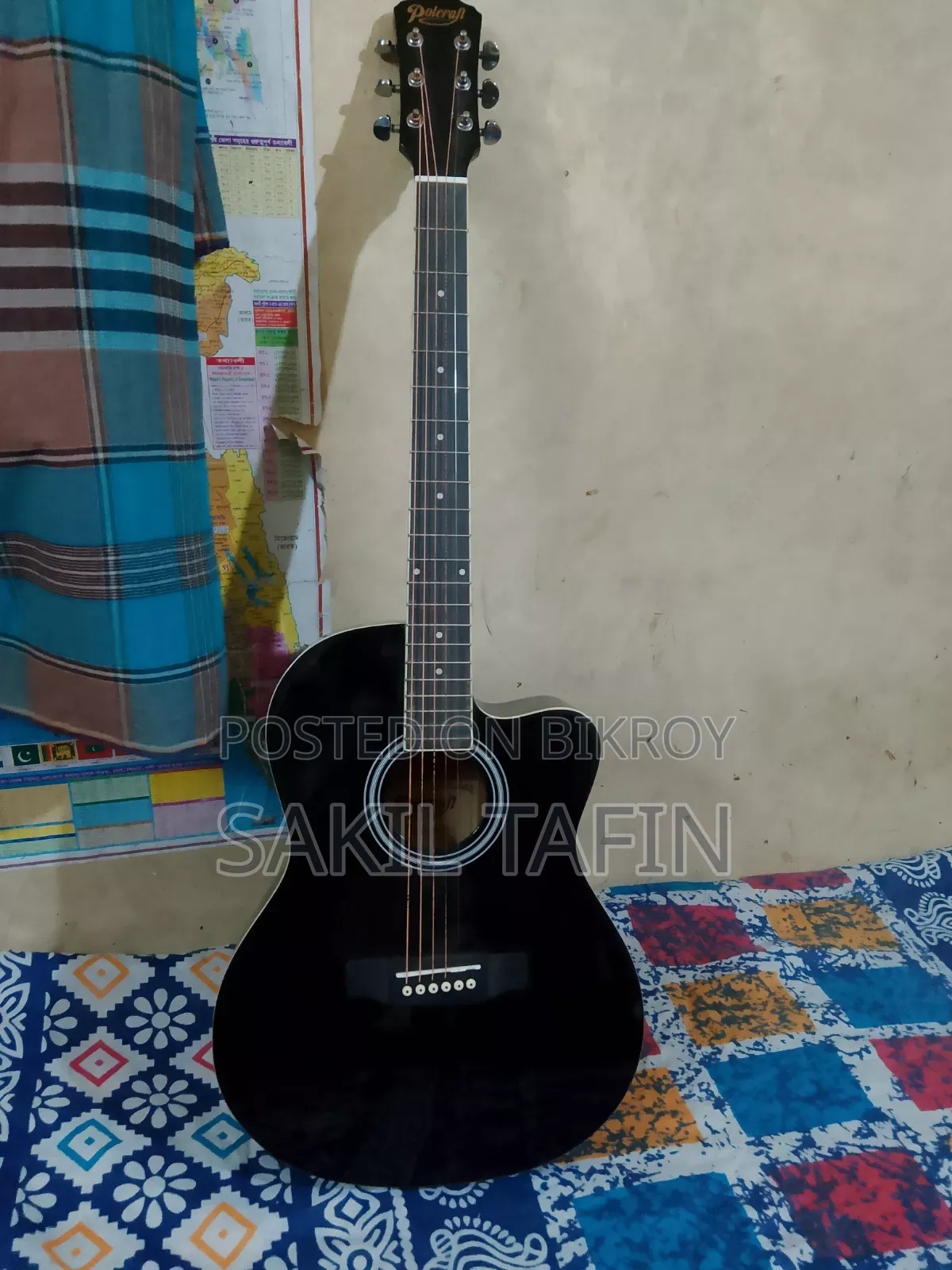 অ্যাকোস্টিক গিটার সবকিছু ঠিক আছে