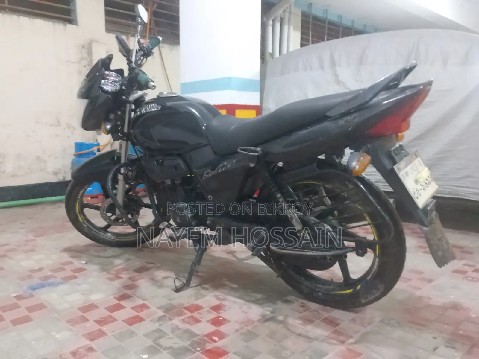 Runner Bullet 100 2016 Black
