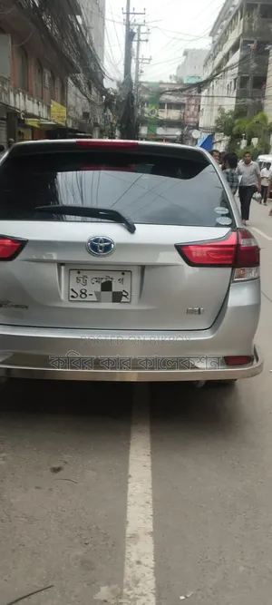 টয়োটা করোলা ফিল্ডার ২০১৭ সিলভার
