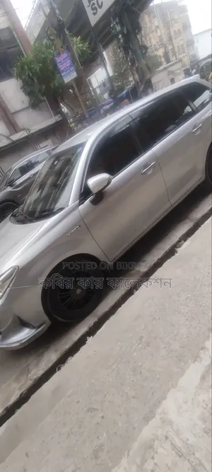 Toyota Corolla Fielder 2017 Silver